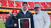 Five-star offensive tackle Jackson Cantwell with his parents