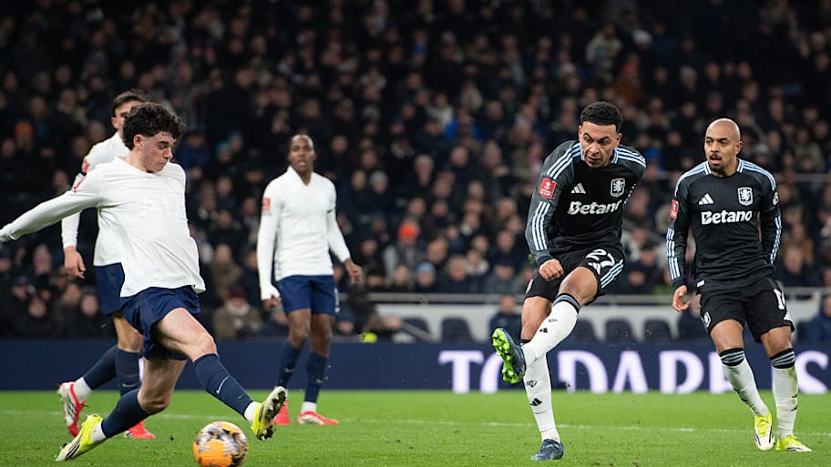 Morgan Rogers shoots