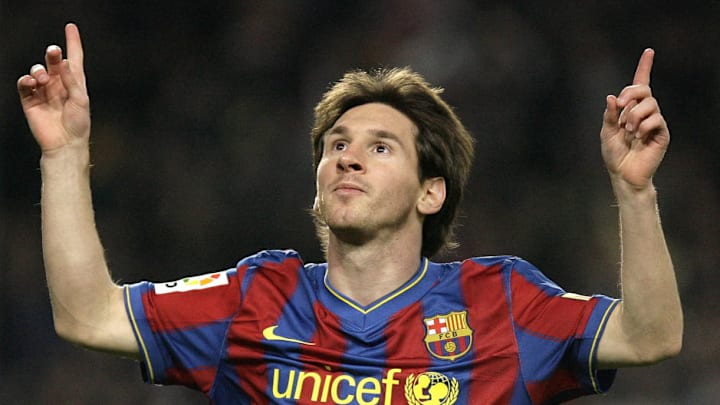TOPSHOT-FBL-ESP-KING-CUP-BARCELONA-CULTURAL-LEONESA