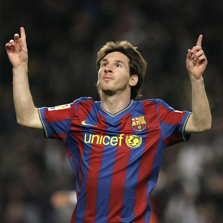 TOPSHOT-FBL-ESP-KING-CUP-BARCELONA-CULTURAL-LEONESA