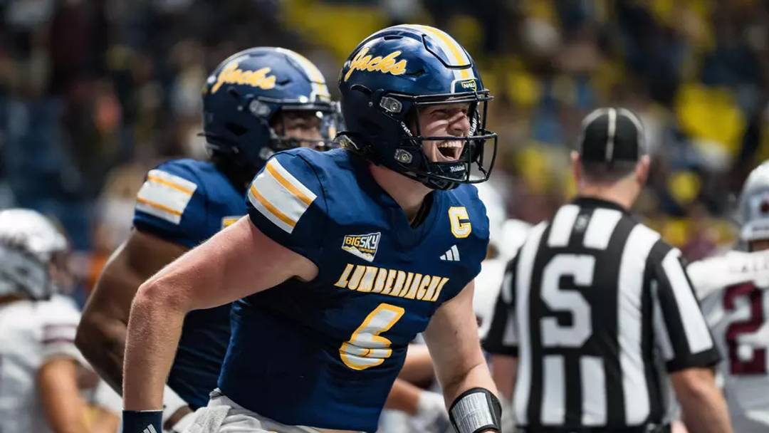 Northern Arizona quarterback Ty Pennington (6)