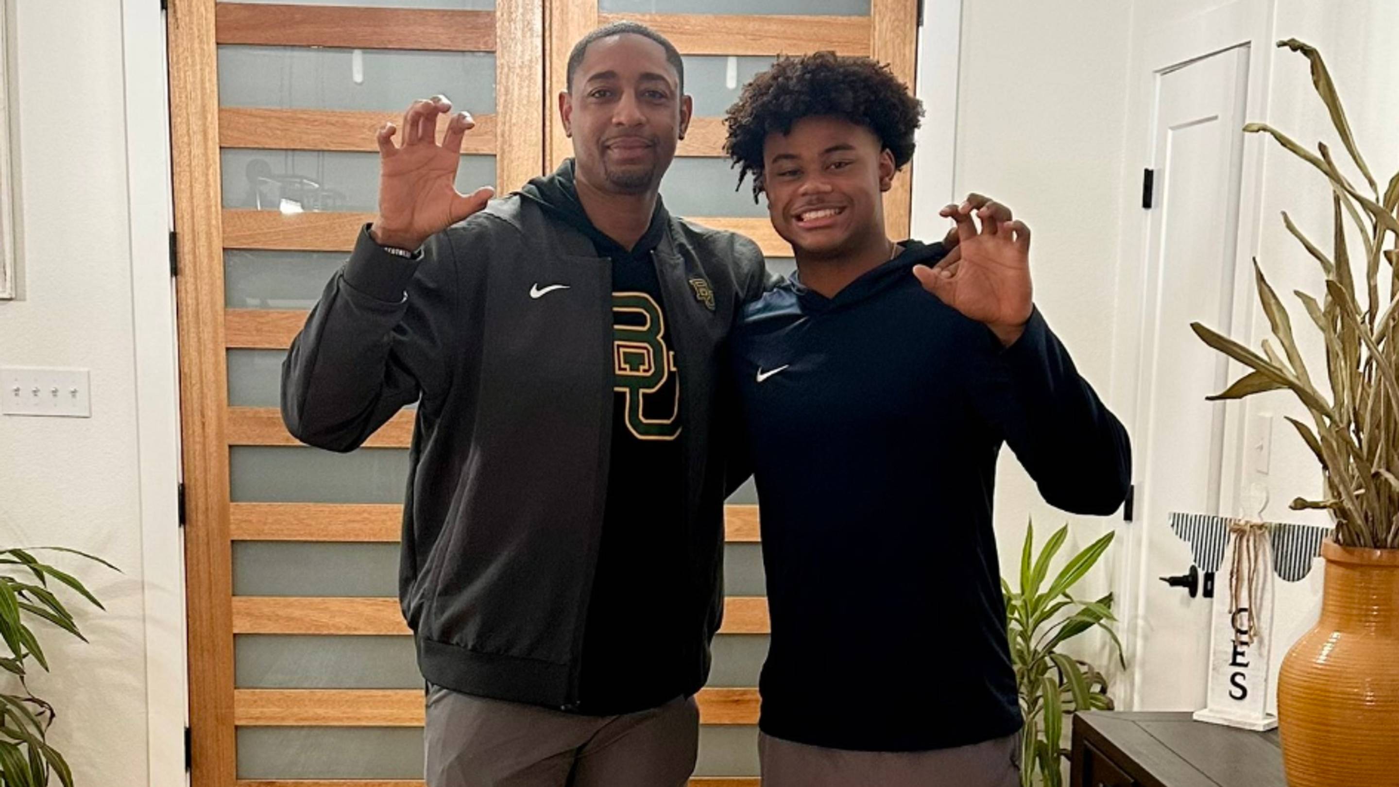 Baylor to Battle TCU, Kansas, Stanford for Elite Athlete Kobe Haynes on Decision Day