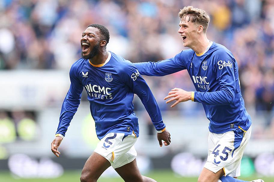 Everton celebrate