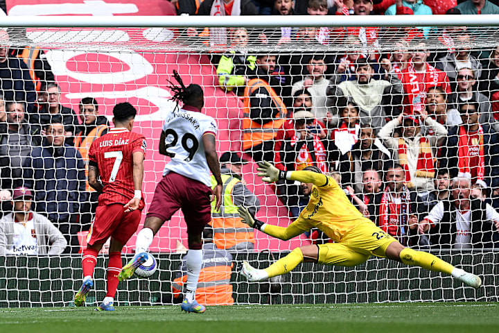 Luis Diaz, Alphonse Areola