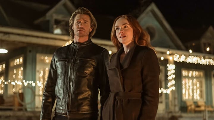 Sullivan’s Crossing -- “Head to the Heart” -- Image Number: SUL310_0007 -- Pictured (L-R): Chad Michael Murray as Cal and Morgan Kohan as Maggie -- Photo: Fremantle -- © 2025 Fremantle. All Rights Reserved.