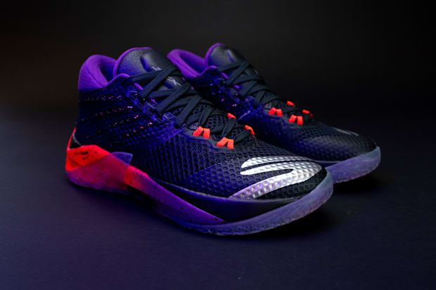 Julius Randle's black and purple Skechers basketball shoes.