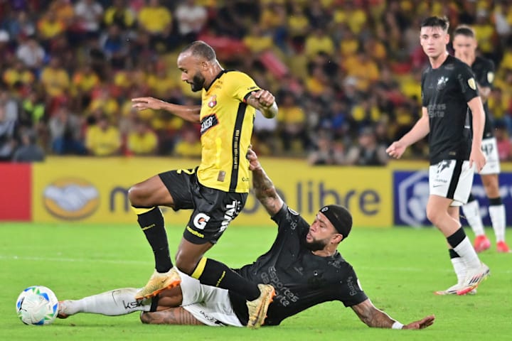 FBL-LIBERTADORES-BARCELONA-CORINTHIANS