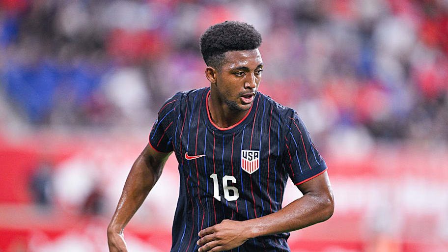Alex Freeman in action for the USMNT.