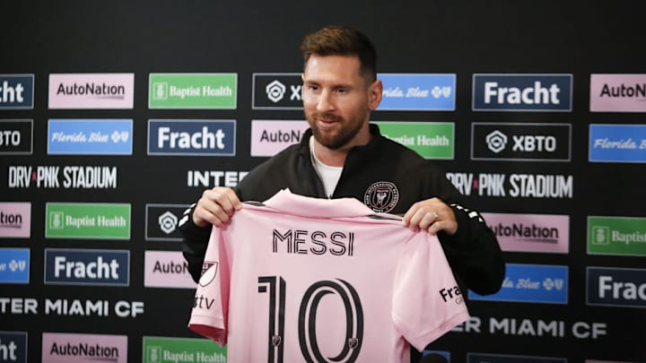 Lioneel Messi speaks at press conference in Florida