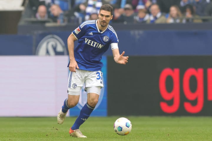 FC Schalke 04 v SV Wehen Wiesbaden - Second Bundesliga