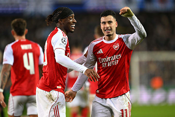 Arsenal players celebrate