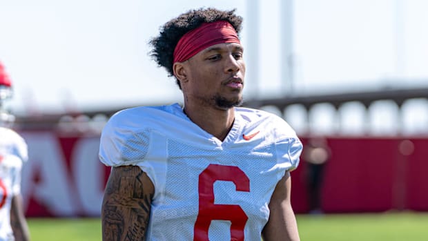Razorbacks wide receiver Raylen Sharpe during spring practice drills