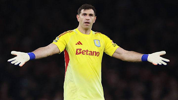 Emiliano Martínez conceded four goals at the Emirates.