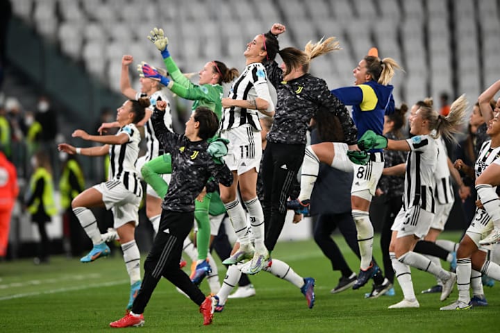 Juventus v Olympique Lyon: Quarter Final First Leg - UEFA Women's Champions League