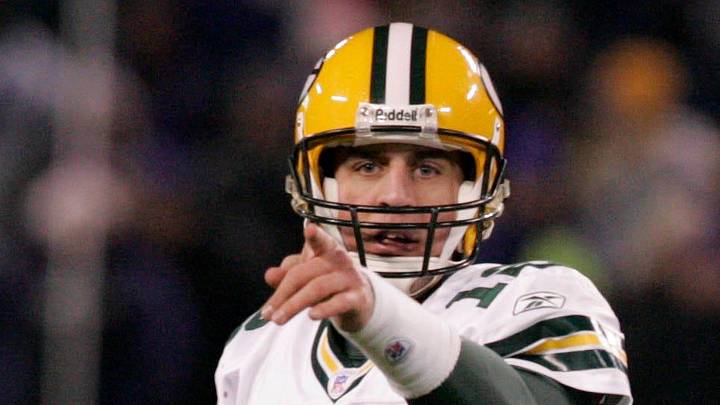 Aaron Rodgers to Sign with Steelers, the Rookie Card Impact
