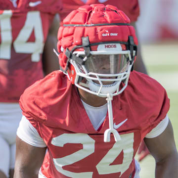 Surprise! Former Razorbacks Snapping Ball in Lions-Rams