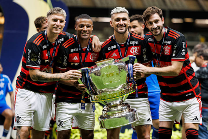 Guillermo Varela, Diego de La Cruz, Giorgian de Arrascaeta, Matias Vina