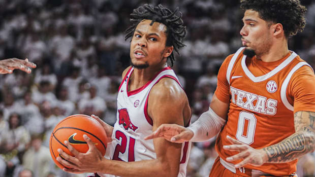 Arkansas Razorbacks guard DJ Wagner against Texas