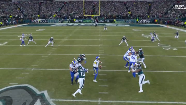 Matthew Stafford threw a sweet no-look pass against the Eagles. 