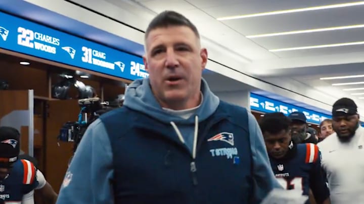 Mike Vrabel and the Patriots will face either the Texans or the Steelers next Sunday in the divisional round.