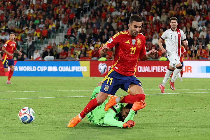 Ferran Torres, Giorgi Mamardashvili