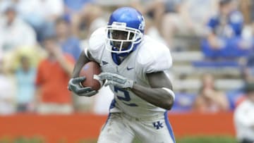 A former SEC football player stopped a suspected arsonist.