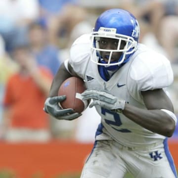 A former SEC football player stopped a suspected arsonist.