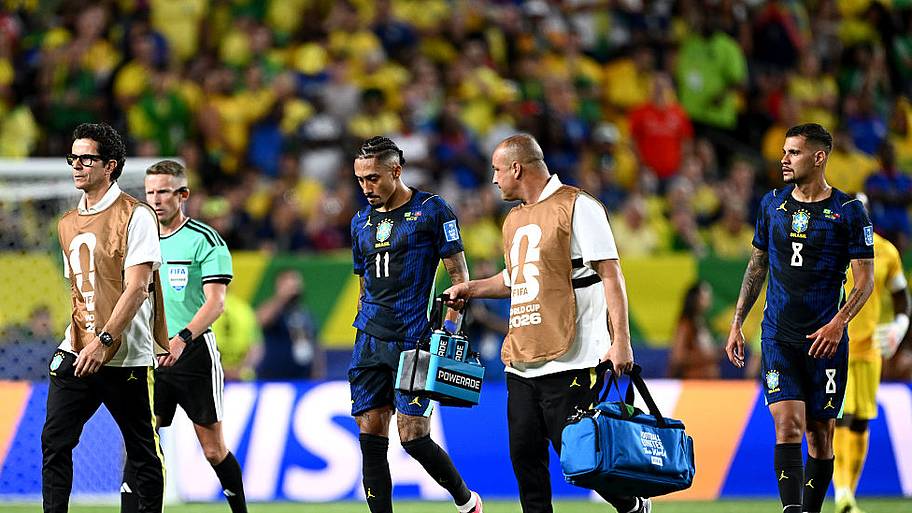 Raphinha going off injured for Brazil. 