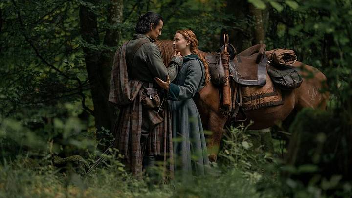 Jamie Roy (“Brian Fraser”) and Harriet Slater (“Ellen MacKenzie”) in Outlander: Blood of My Blood season 2.