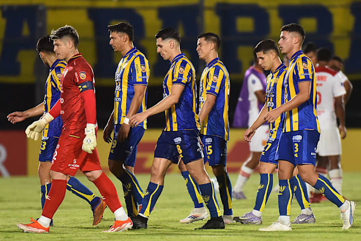 FBL-SUDAMERICANA-LUQUENO-GRAU