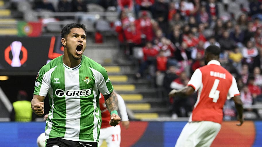 Cucho Hernández of Real Betis