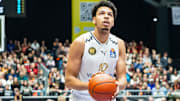 Braunschweig forward Sananda Fru