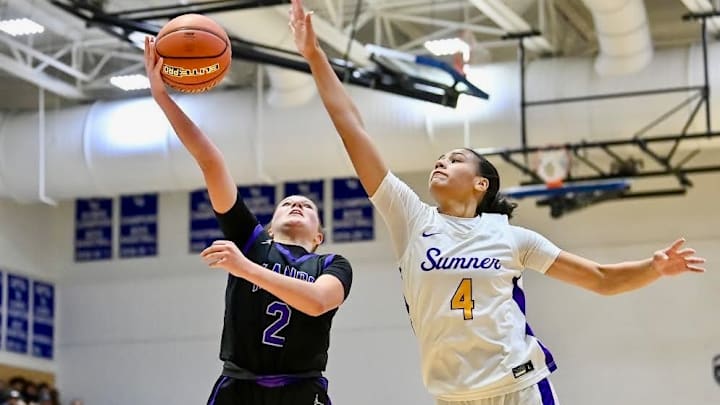 Kawehi Borden and Sumner are on the road for Class 4A regionals, facing No. 1 seed Davis of Yakima.