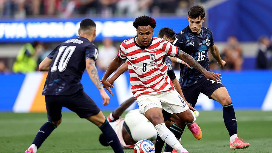 Weston McKennie dribbling