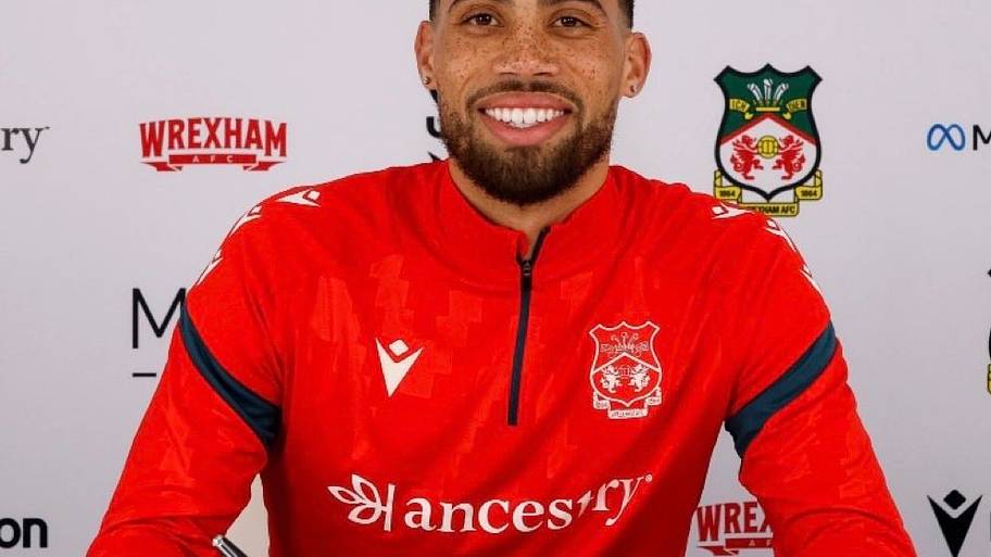 Zak Vyner signs Wrexham contract after transfer from Bristol City.