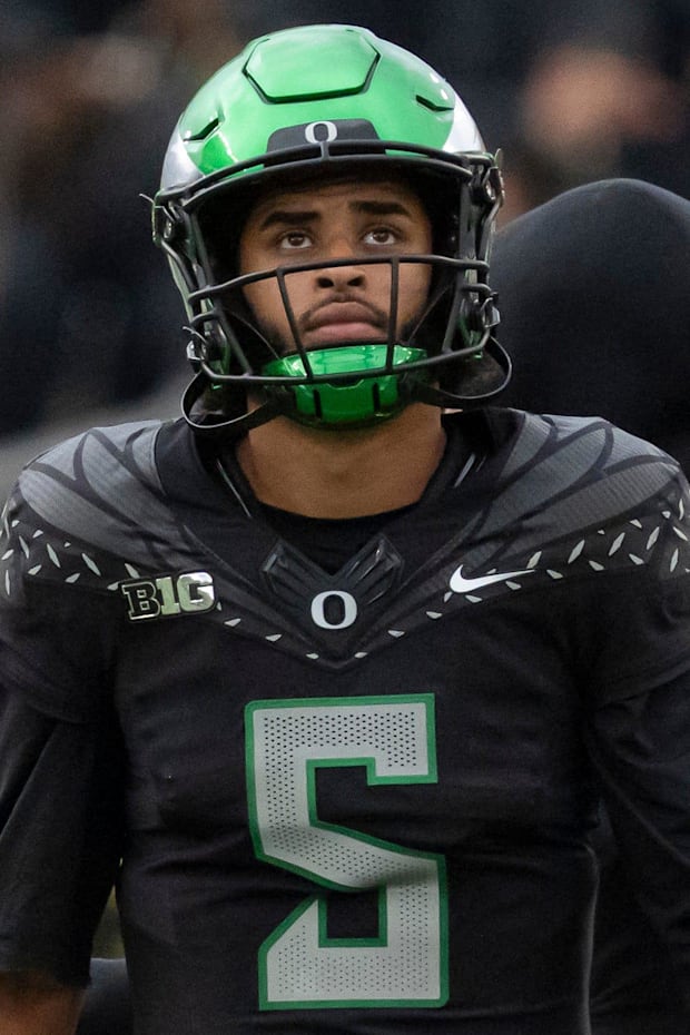 Oregon Ducks Dan Lanning Kirk Ferentz Kinnick Stadium Dante Moore Iowa Hawkeyes Penn State Big Ten College Football Playoff 