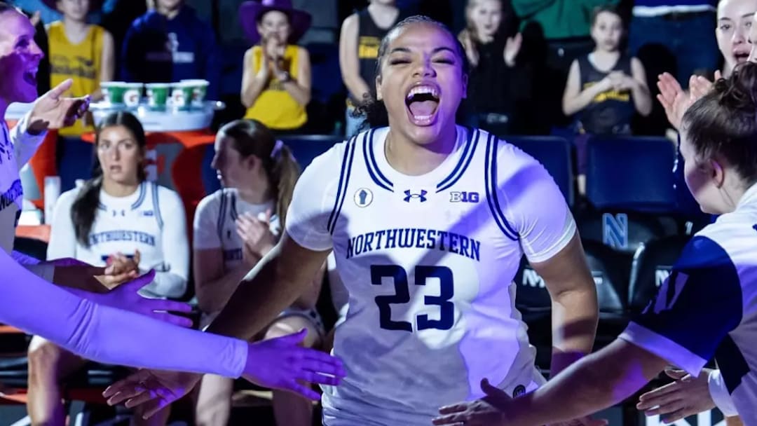 Tayla Thomas averaged nearly 10 points per game as a sophomore at Northwestern. 
