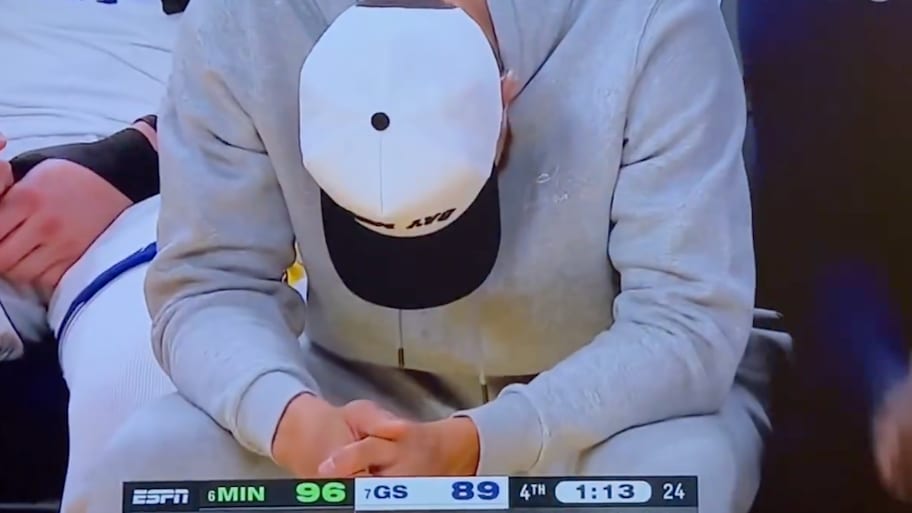 Steph Curry was unable to play in Game 3 due to a hamstring injury.  | @ESPN