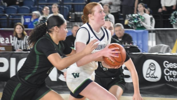 Woodinville jumped out fast and never let up in a Class 4A girls regional win over Auburn.