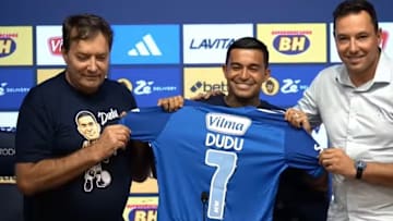 Dudu é apresentado como novo reforço do Cruzeiro