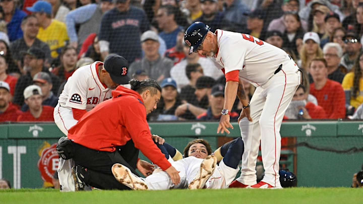 Casas suffered a ruptured patellar tendon