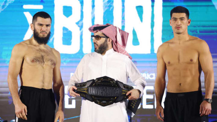 Beterbiev (left) defeats Bivol and crowned as undisputed champion