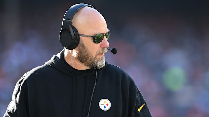 Pittsburgh Steelers v Cleveland Browns