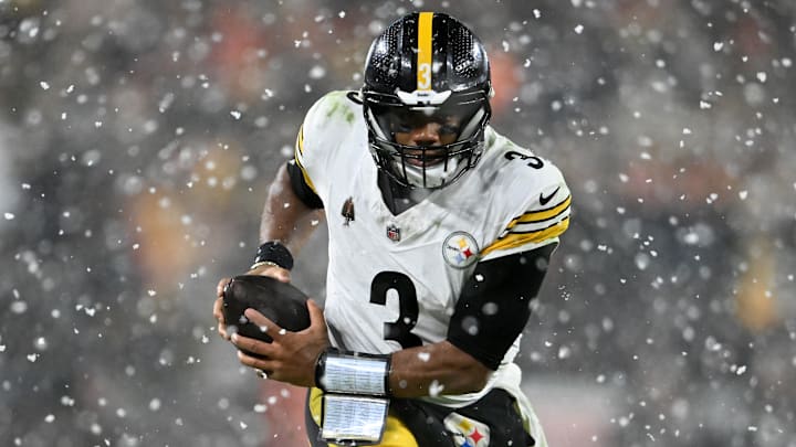 Pittsburgh Steelers v Cleveland Browns