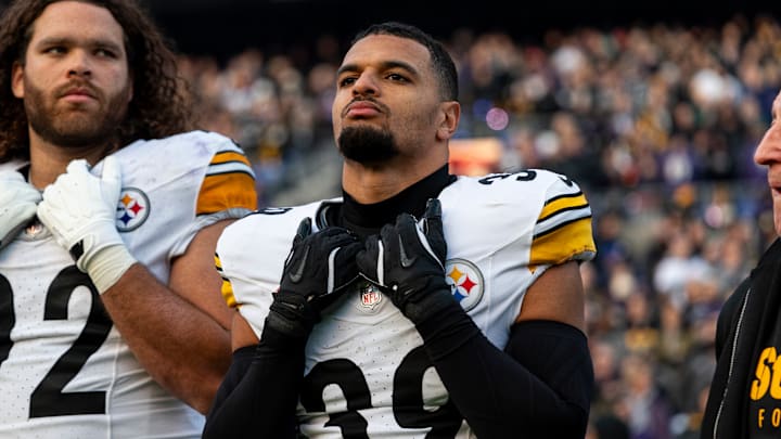 Pittsburgh Steelers v Baltimore Ravens