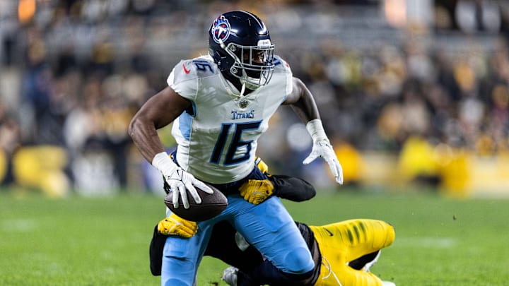 Tennessee Titans v Pittsburgh Steelers