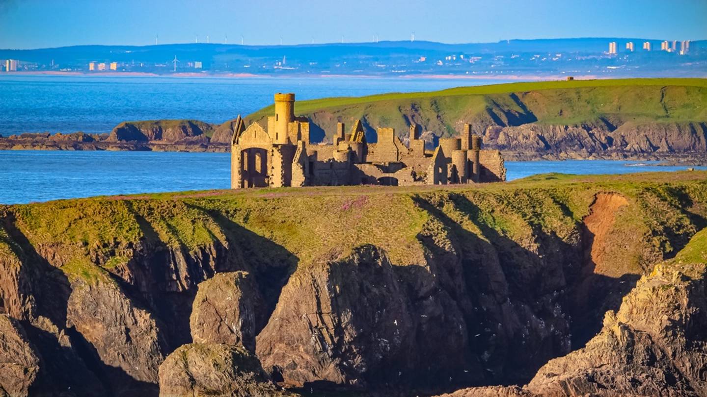6 Scary Locations From Horror Books That You Can Actually Visit