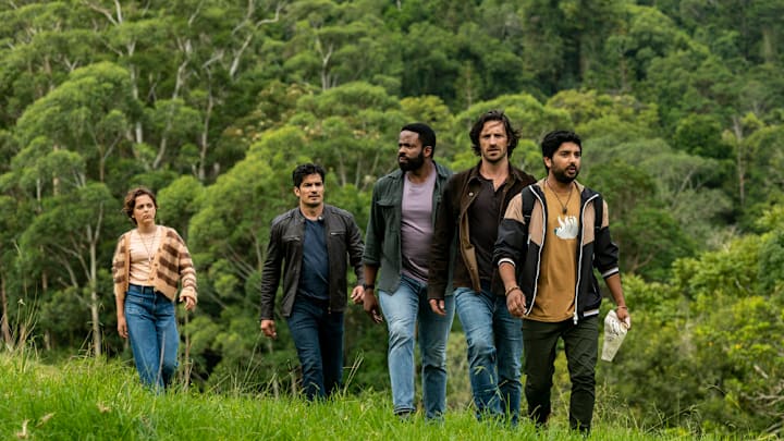 LA BREA -- "Sierra" Episode 301 -- Pictured: (l-r) Asmara Feik as Petra, Nicholas Gonzalez as Levi, Chiké Okonkwo as Ty, Eoin Macken as Gavin, Rohan Mirchandaney as Scott -- (Photo by: Mark Taylor/NBC)