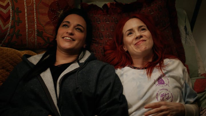 RESIDENT ALIEN -- “Best of Enemies” Episode 215 -- Pictured in this screengrab: (l-r) Sara Tomko as Asta Twelvetrees, Alice Wetterlund as D'Arcy Bloom -- (Photo by: SYFY)
