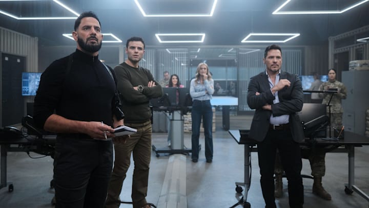 THE HUNTING PARTY -- "Tom Beecher" Episode 109 -- Pictured: (l-r) Patrick Sabongui as Ryan Hassani, Josh McKenzie as Shane Florence, Sara Garcia as Jennifer Morales, Melissa Roxburgh as Rebecca Bex Henderson, Nick Wechsler as Oliver Odell -- (Photo by: David Astorga/NBC)